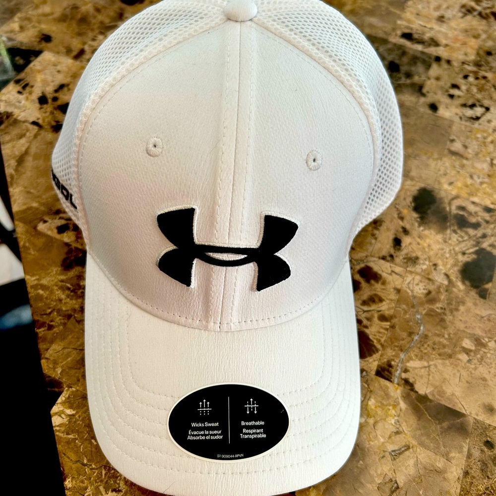 Under Armour Golf ball cap